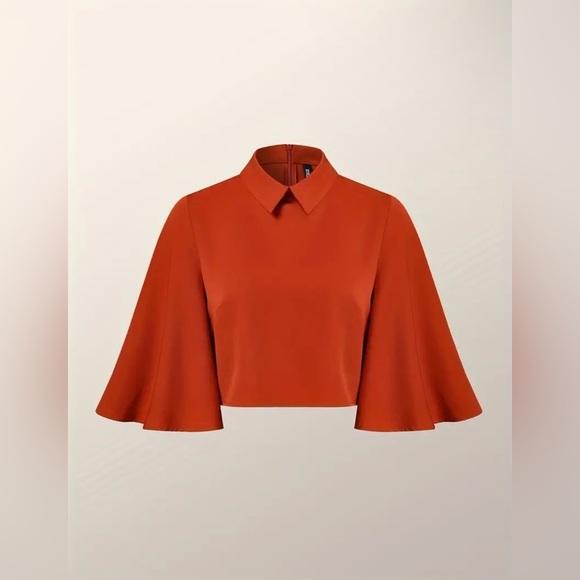 Cropped Flared Sleeved Blouse - Picture 3 of 10